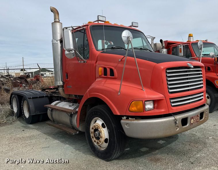 image for item EP2978 1999 Sterling semi truck