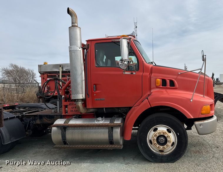 image for item EP2978 1999 Sterling semi truck