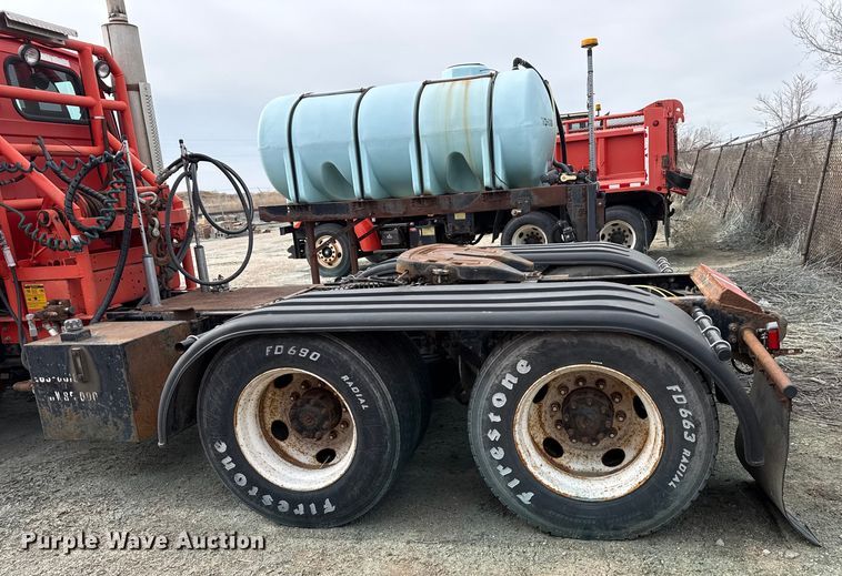 image for item EP2978 1999 Sterling semi truck