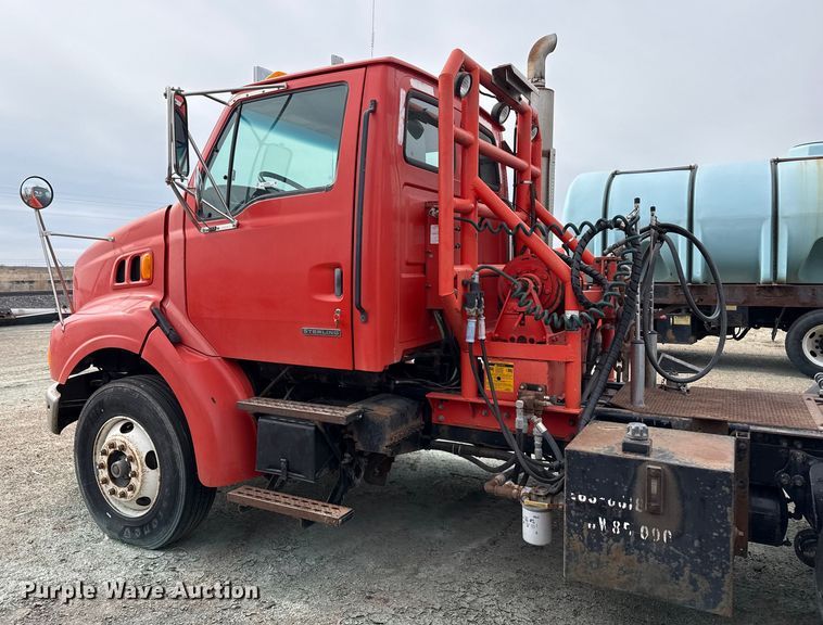 image for item EP2978 1999 Sterling semi truck