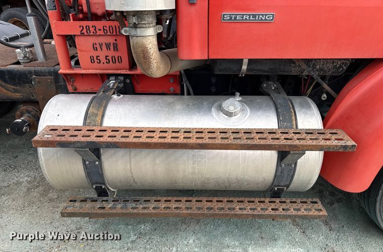 image for item EP2978 1999 Sterling semi truck