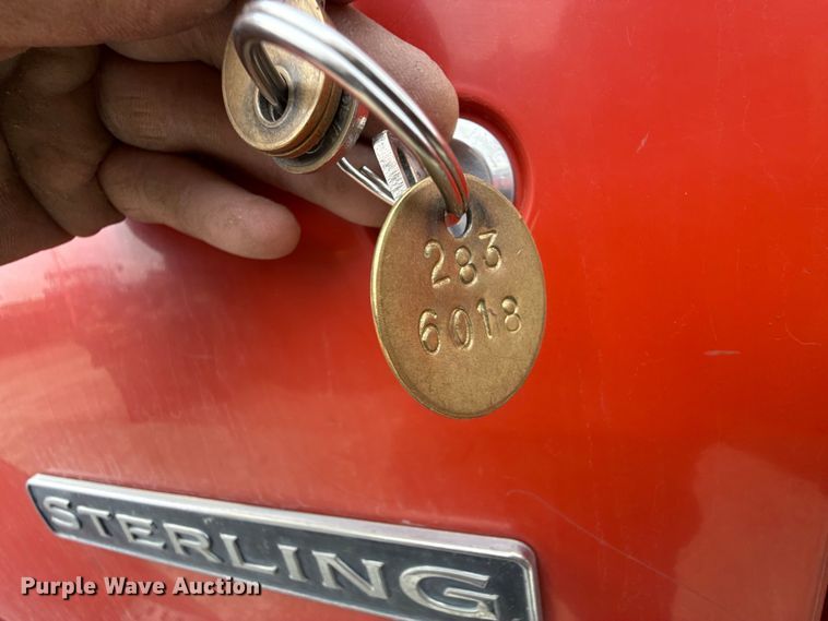 image for item EP2978 1999 Sterling semi truck