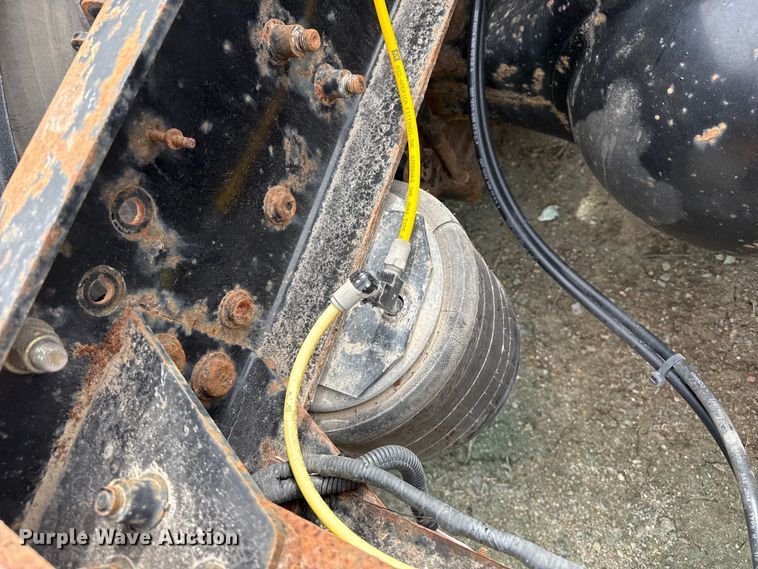 image for item EP2978 1999 Sterling semi truck