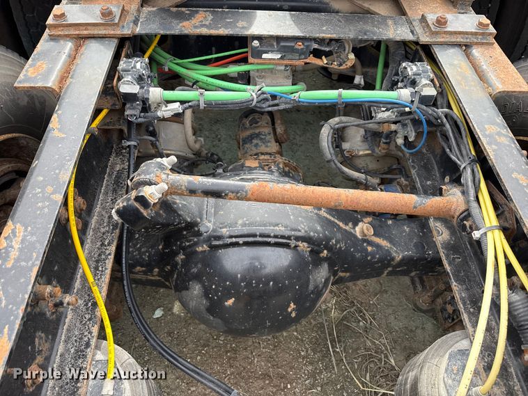 image for item EP2978 1999 Sterling semi truck