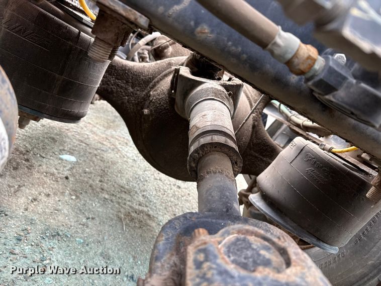 image for item EP2978 1999 Sterling semi truck