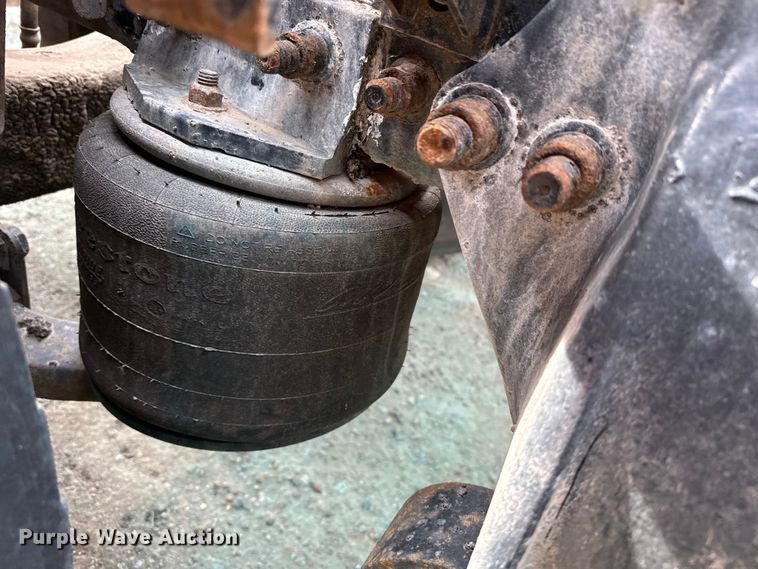 image for item EP2978 1999 Sterling semi truck