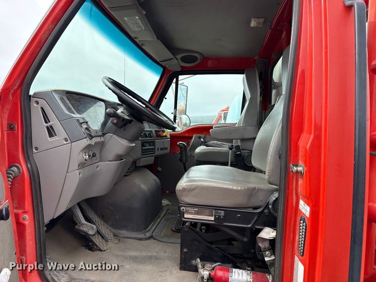 image for item EP2978 1999 Sterling semi truck