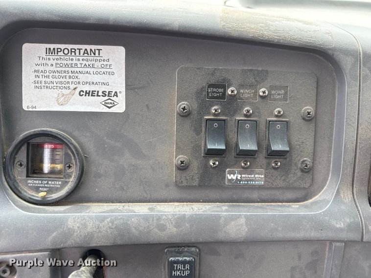 image for item EP2978 1999 Sterling semi truck