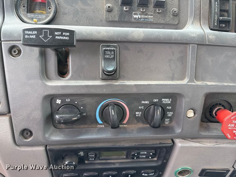 image for item EP2978 1999 Sterling semi truck