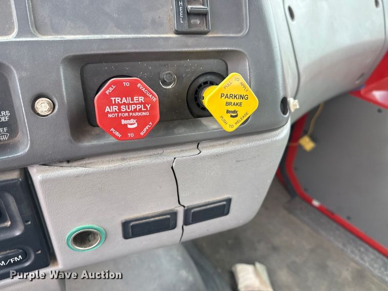 image for item EP2978 1999 Sterling semi truck