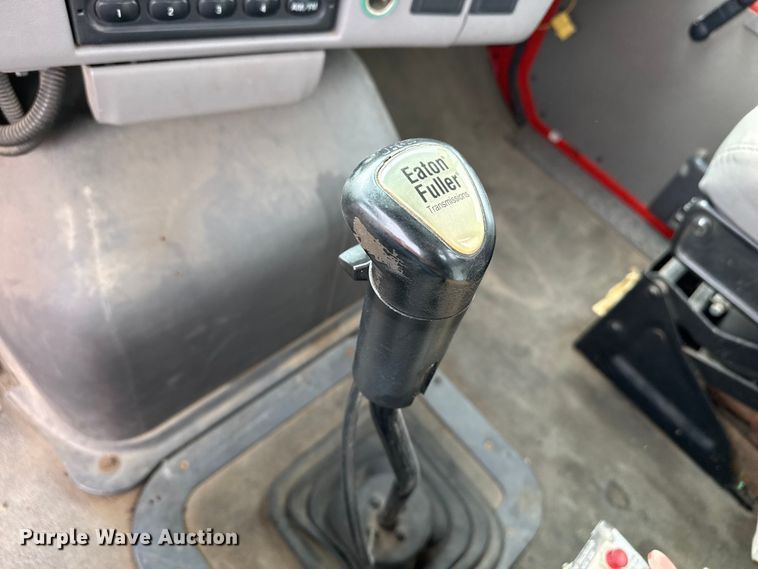 image for item EP2978 1999 Sterling semi truck