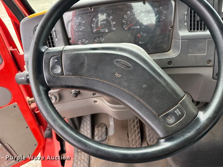 image for item EP2978 1999 Sterling semi truck