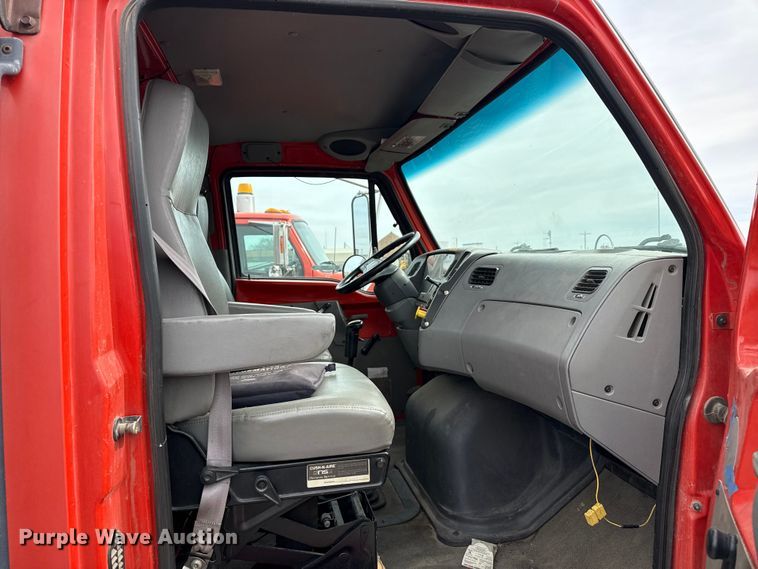 image for item EP2978 1999 Sterling semi truck