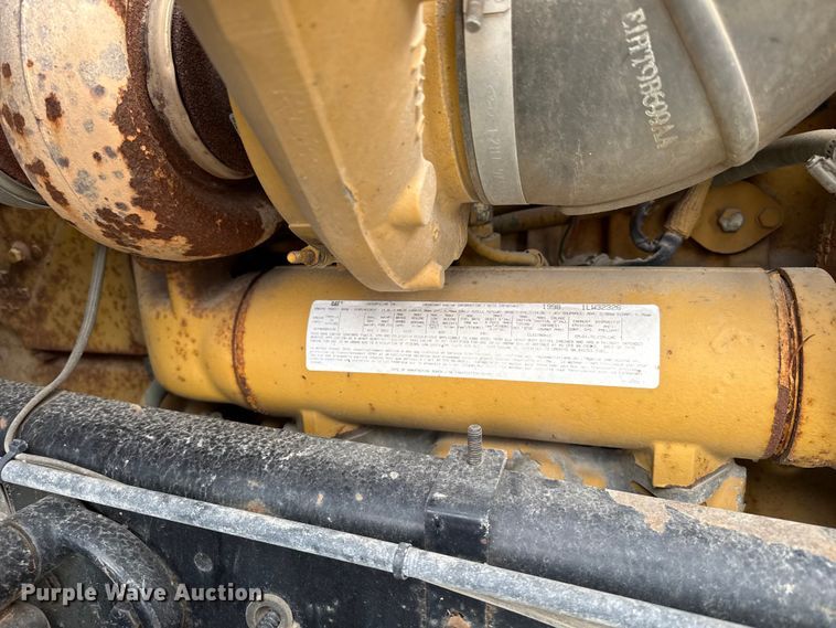 image for item EP2978 1999 Sterling semi truck