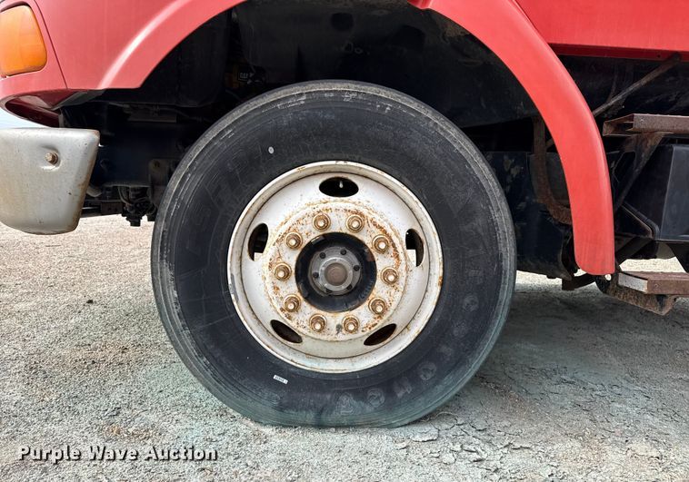 image for item EP2978 1999 Sterling semi truck