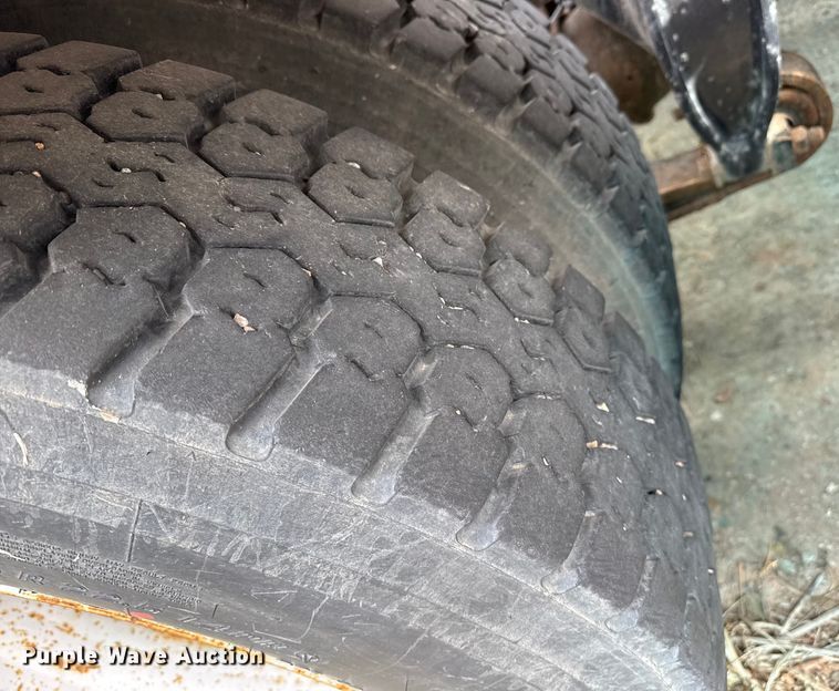 image for item EP2978 1999 Sterling semi truck