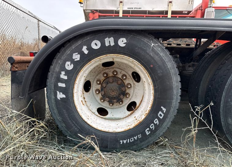 image for item EP2978 1999 Sterling semi truck