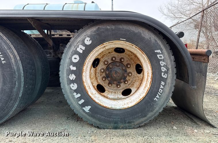 image for item EP2978 1999 Sterling semi truck