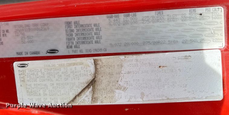 image for item EP2978 1999 Sterling semi truck