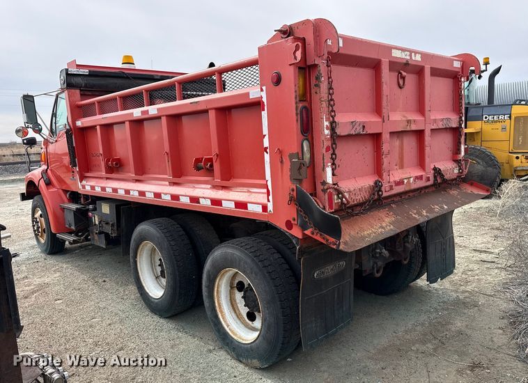 image for item EP2979 2003 Sterling 7500 dump truck