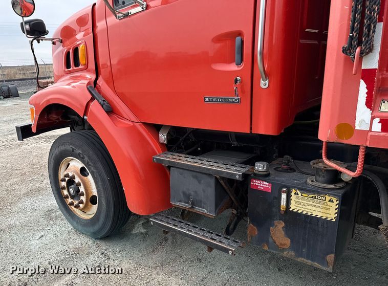 image for item EP2979 2003 Sterling 7500 dump truck