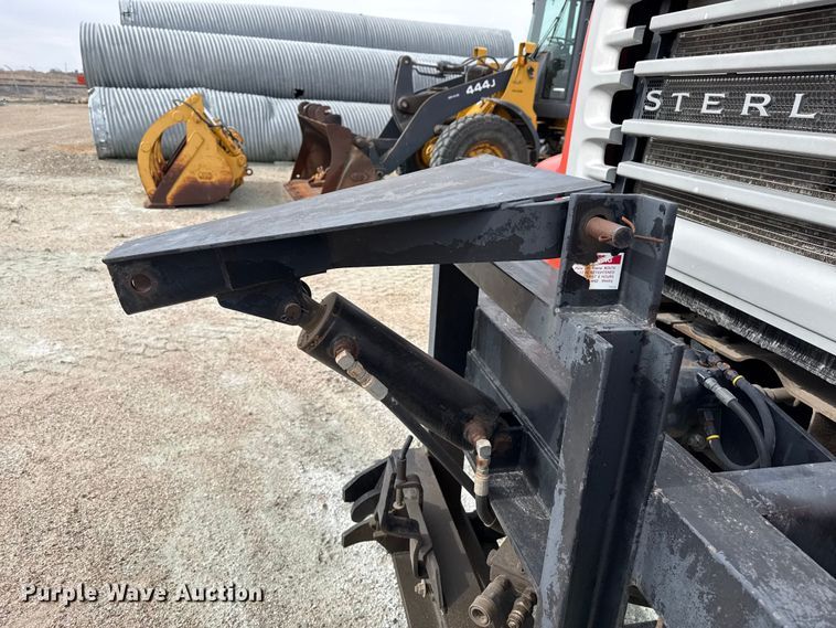 image for item EP2979 2003 Sterling 7500 dump truck