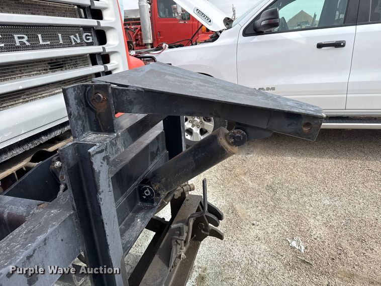 image for item EP2979 2003 Sterling 7500 dump truck