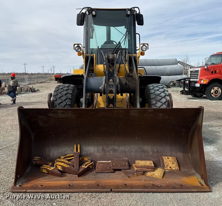 image for item EP2980 2006 John Deere 444J wheel loader