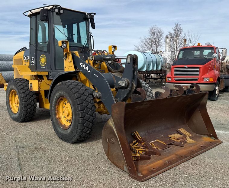 image for item EP2980 2006 John Deere 444J wheel loader