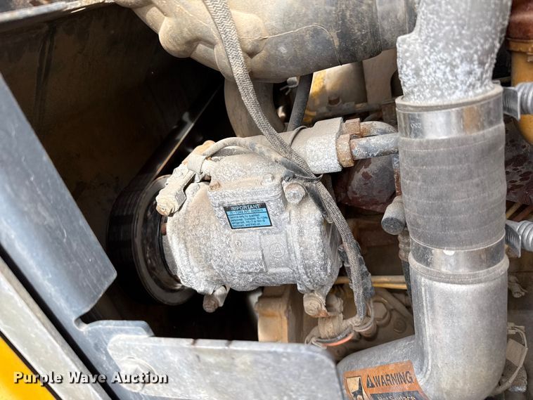 image for item EP2980 2006 John Deere 444J wheel loader