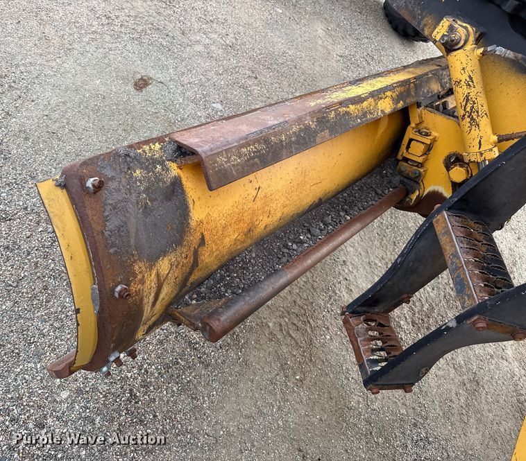 image for item EP2981 2003 Volvo G720B motor grader