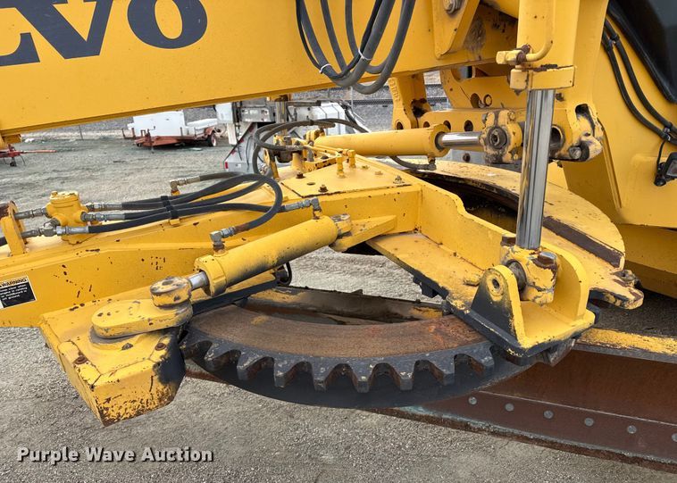 image for item EP2981 2003 Volvo G720B motor grader