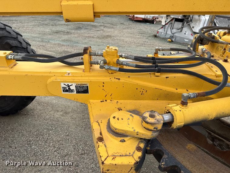 image for item EP2981 2003 Volvo G720B motor grader