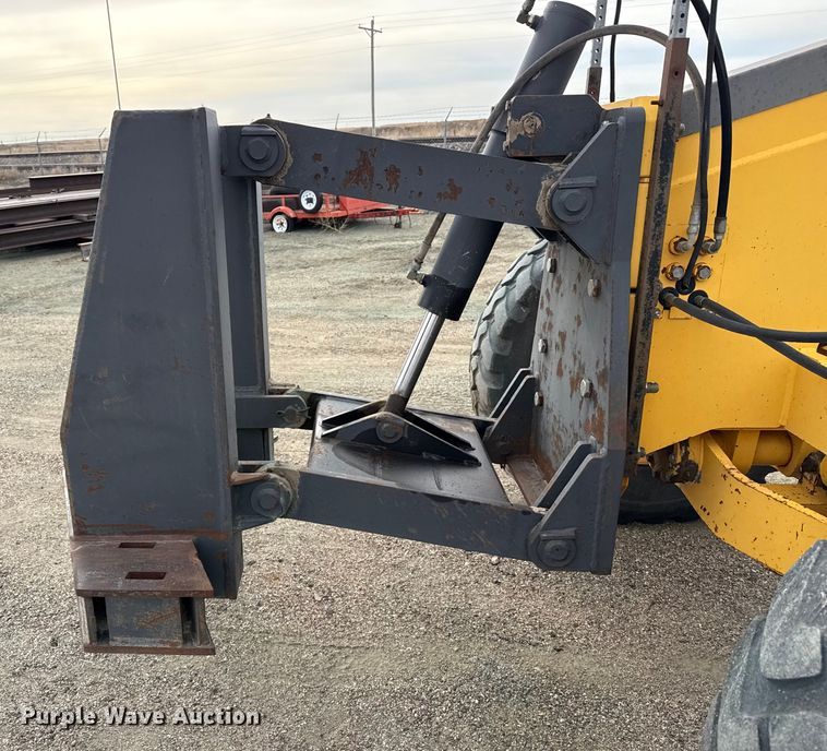 image for item EP2981 2003 Volvo G720B motor grader