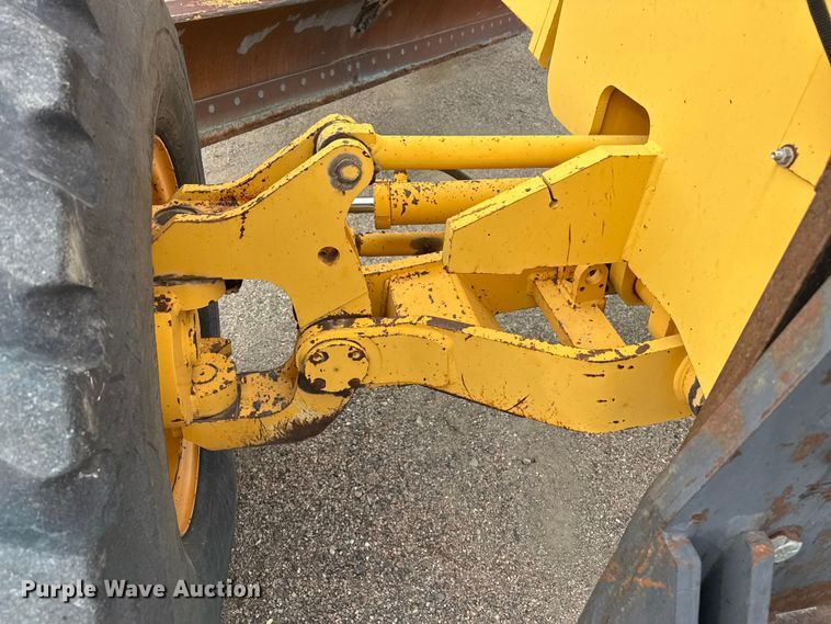 image for item EP2981 2003 Volvo G720B motor grader