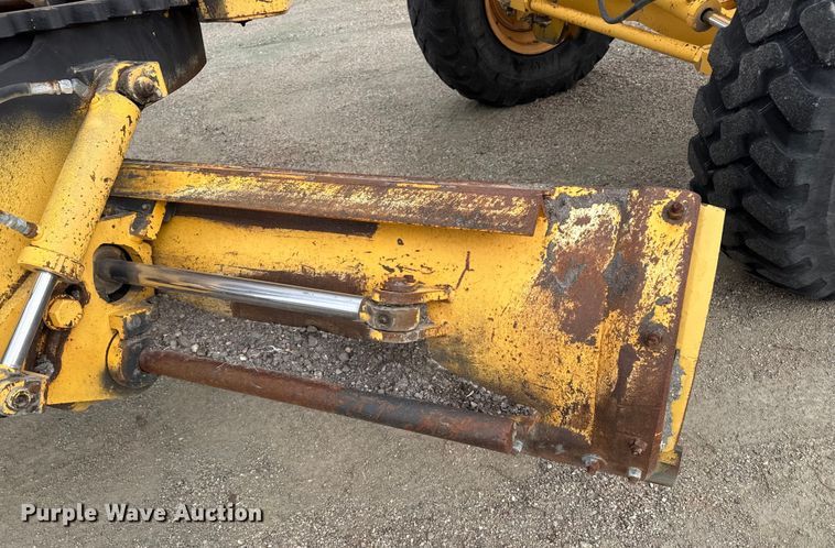 image for item EP2981 2003 Volvo G720B motor grader