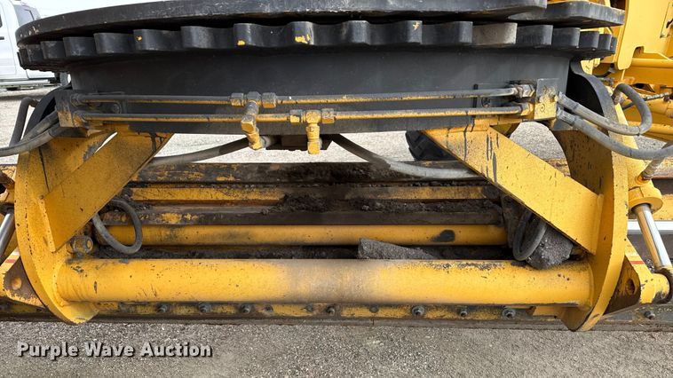 image for item EP2981 2003 Volvo G720B motor grader