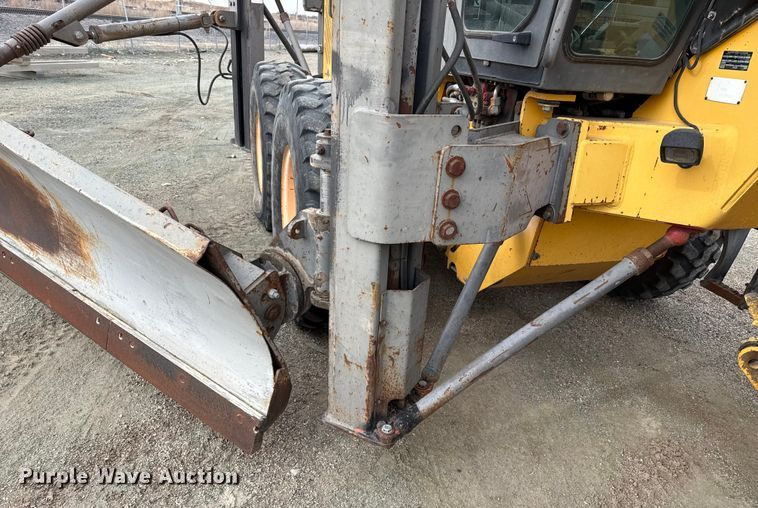 image for item EP2981 2003 Volvo G720B motor grader