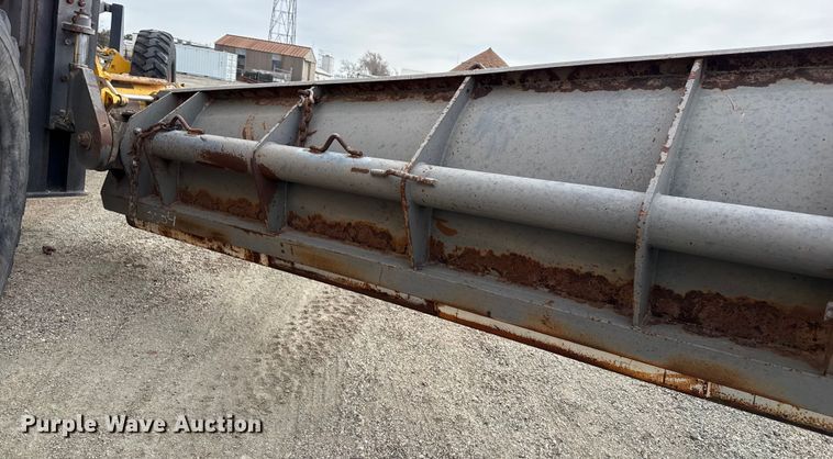 image for item EP2981 2003 Volvo G720B motor grader