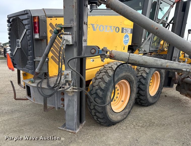 image for item EP2981 2003 Volvo G720B motor grader