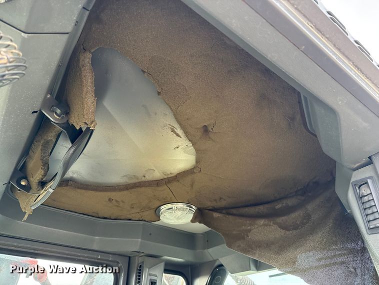 image for item EP2981 2003 Volvo G720B motor grader