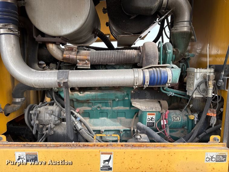 image for item EP2981 2003 Volvo G720B motor grader