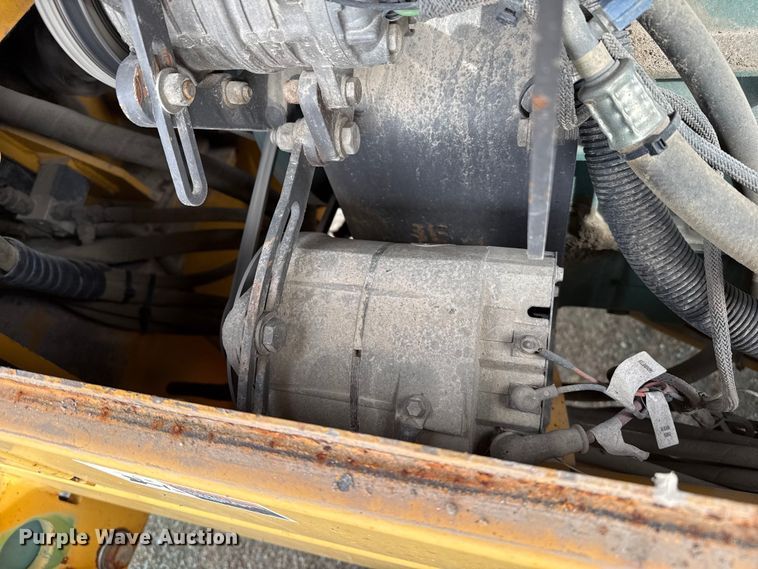 image for item EP2981 2003 Volvo G720B motor grader