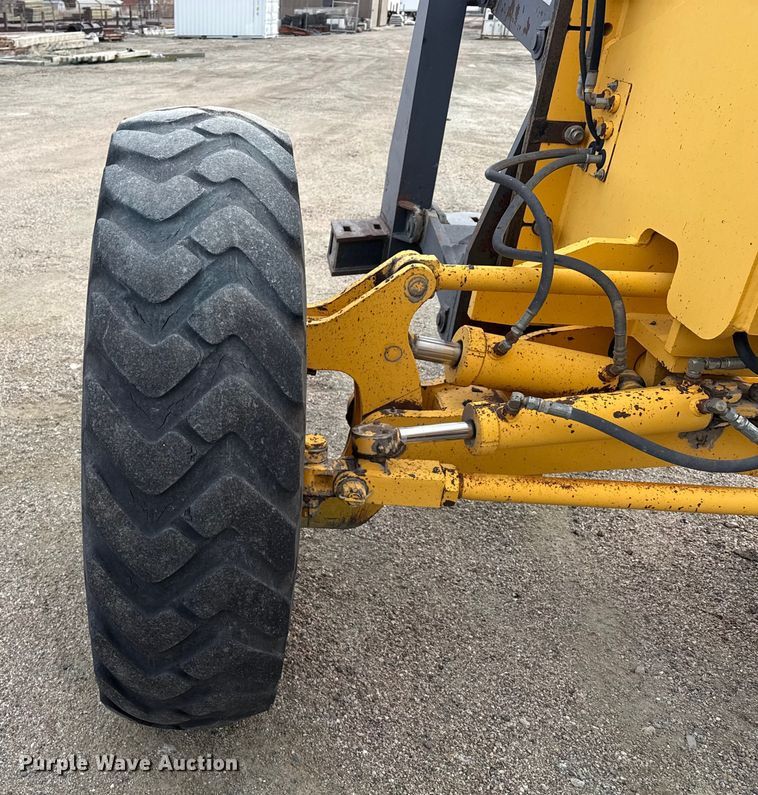 image for item EP2981 2003 Volvo G720B motor grader