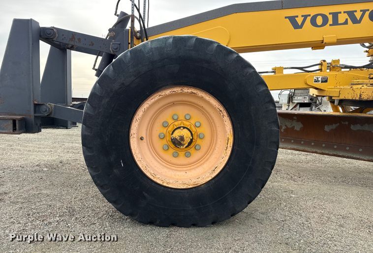 image for item EP2981 2003 Volvo G720B motor grader