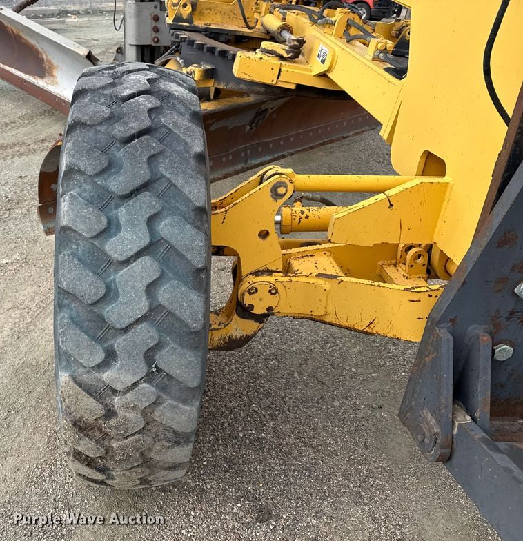 image for item EP2981 2003 Volvo G720B motor grader