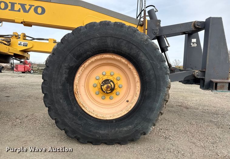 image for item EP2981 2003 Volvo G720B motor grader