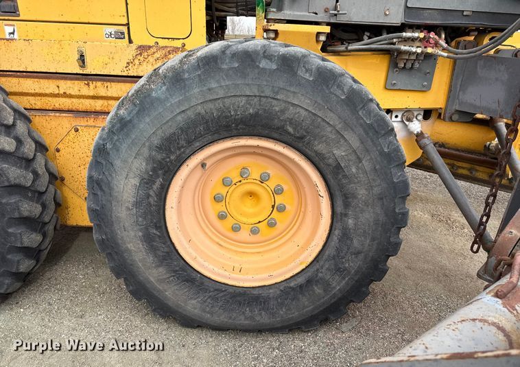 image for item EP2981 2003 Volvo G720B motor grader