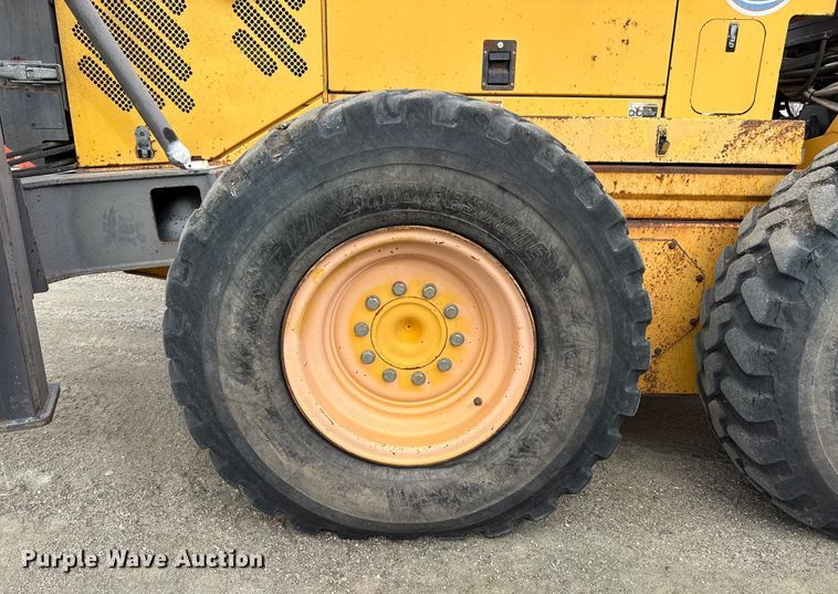 image for item EP2981 2003 Volvo G720B motor grader