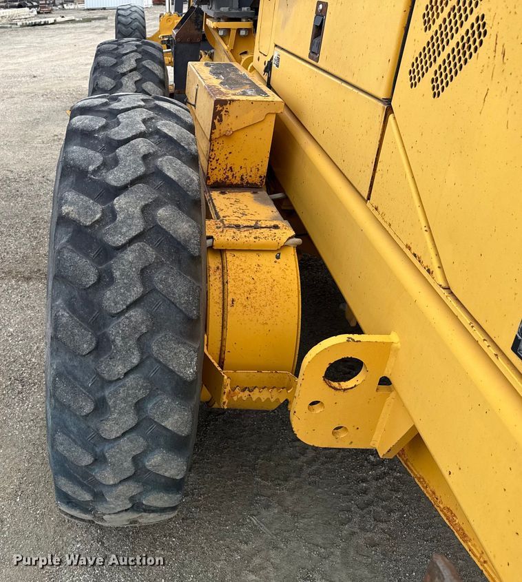 image for item EP2981 2003 Volvo G720B motor grader